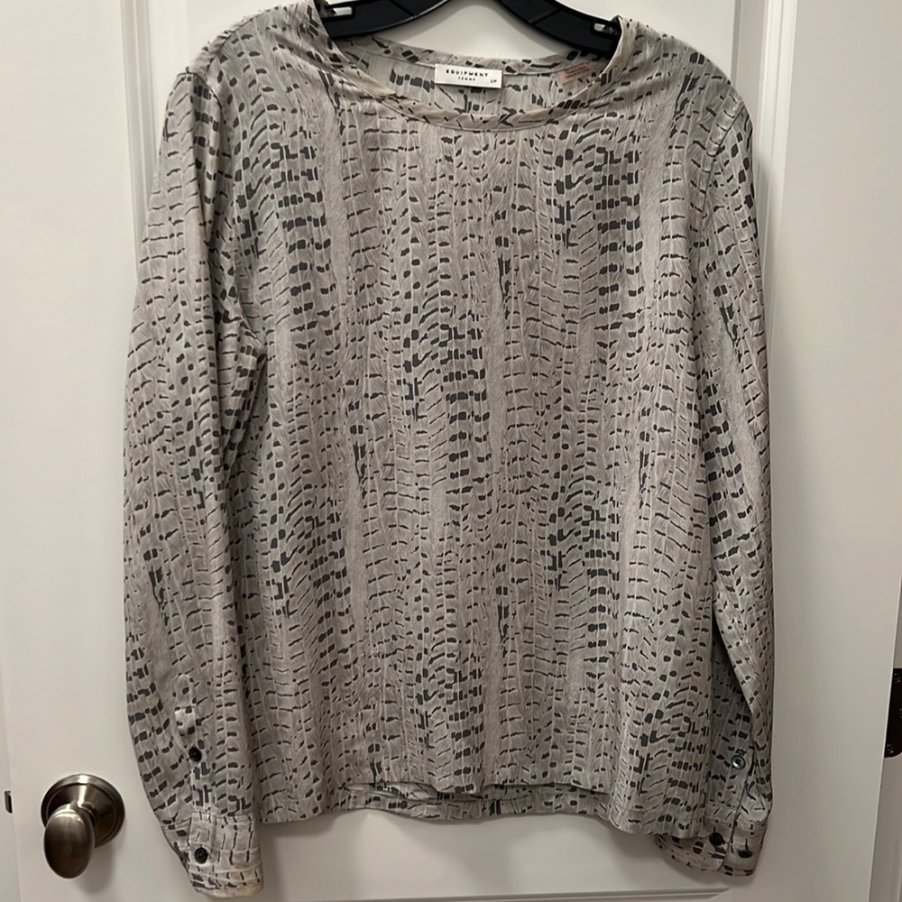 Equipment grey/silver snakeskin silk blouse size s/p